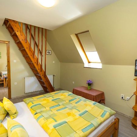 Cecey Apartman Еґер Екстер'єр фото