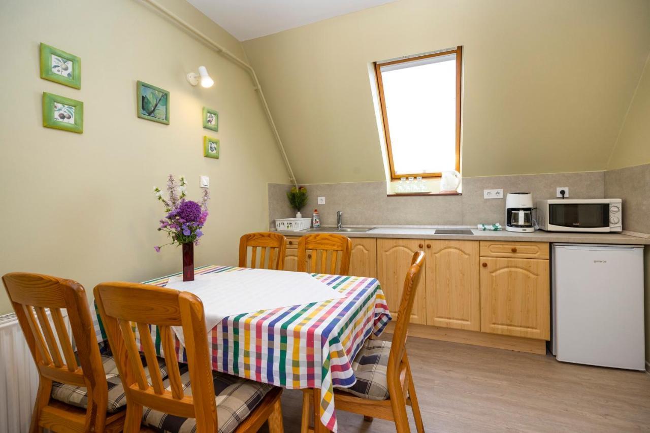 Cecey Apartman Еґер Екстер'єр фото