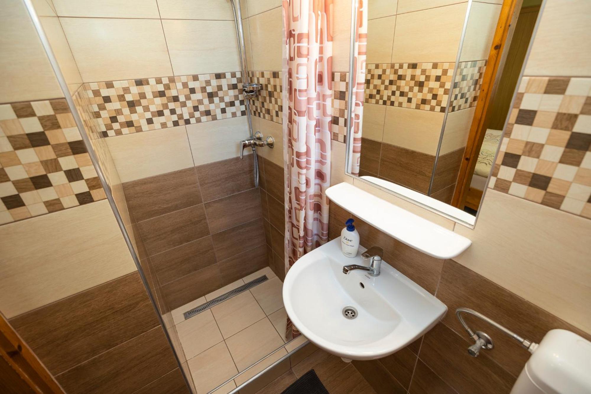 Cecey Apartman Еґер Екстер'єр фото